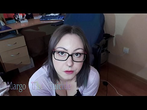 ❤️ Sexet pige med briller sutter Dildo dybt på kamera ☑ Porno fb at da.dewporn.ru ️