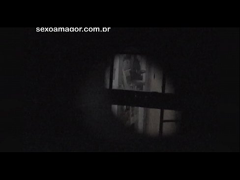 ❤️ Blondie bliver hemmeligt videooptaget af en voyeur fra nabolaget gemt bag hule mursten ☑ Porno fb at da.dewporn.ru ️